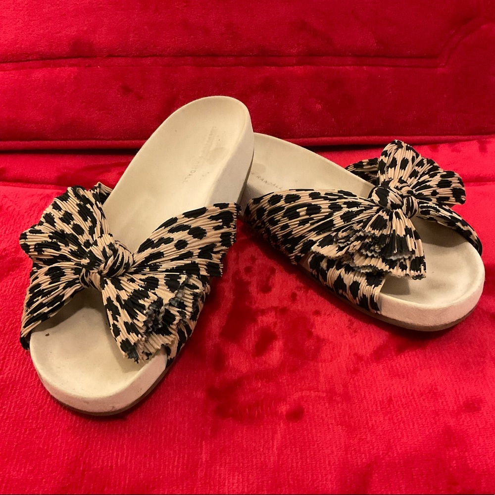 Pleated Bow Slide Sandals in Beige and Black